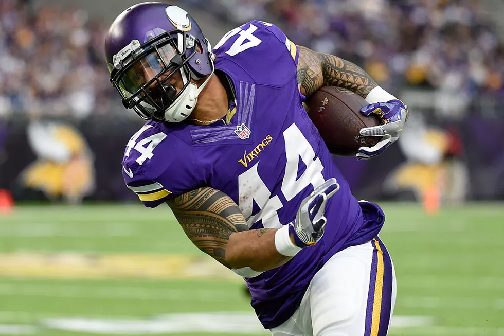 Hardcore Vikings Fans Tailgate in 20-Below Temperatures
